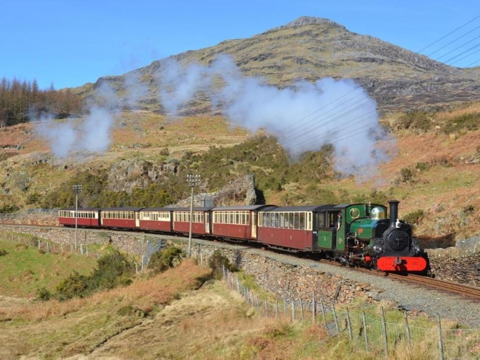 Snowdonia Miners Cottage 布莱奈费斯蒂尼奥格 外观 照片